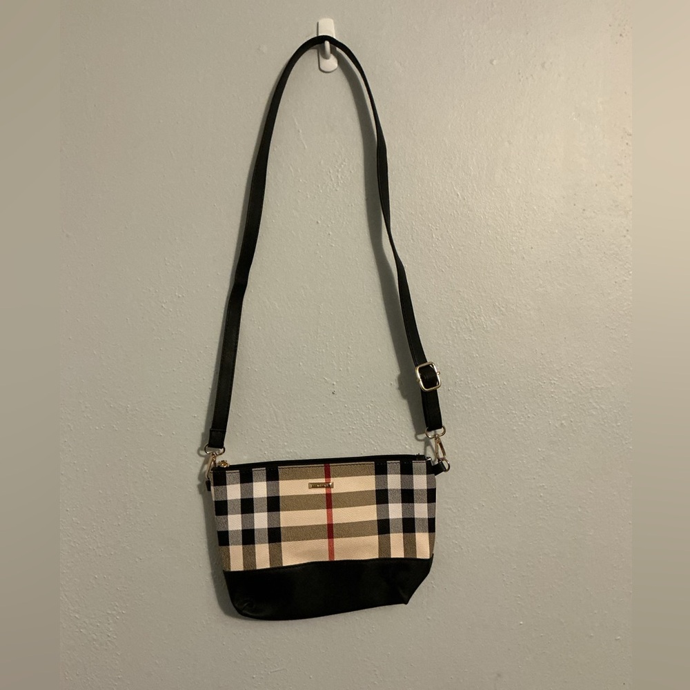 Elim & Paul Woman’s Paid Crossbody Bag with Black Strap.